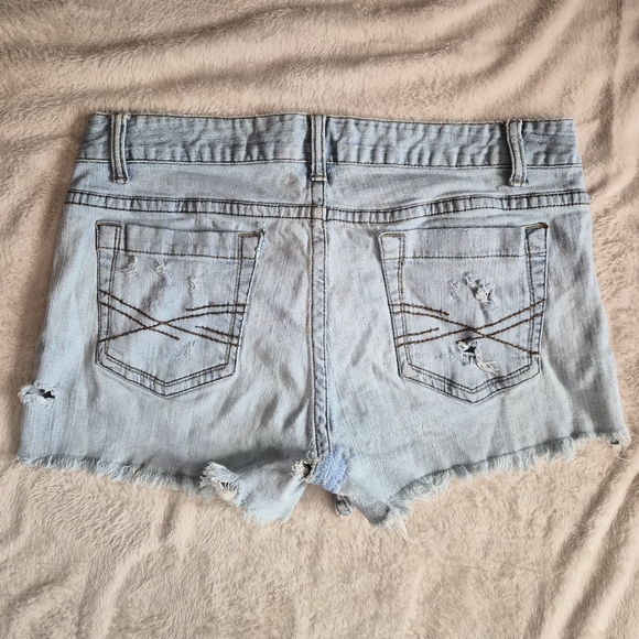 Aeropostale Women's Light Blue Distressed Denim Shorts 11/12 Regular. - Picture 6 of 9